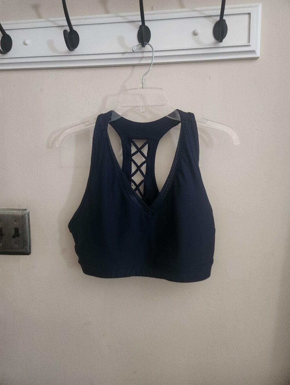 🎉 Navy Cut Out Back Sports Bra